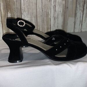 Vintage 90’s Black Velvet Square Toe Ankle Strap Chunky Heels Size 9